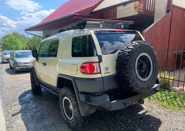 Toyota FJ cena 89500 przebieg: 330000, rok produkcji 2010 z Bardo małe 301